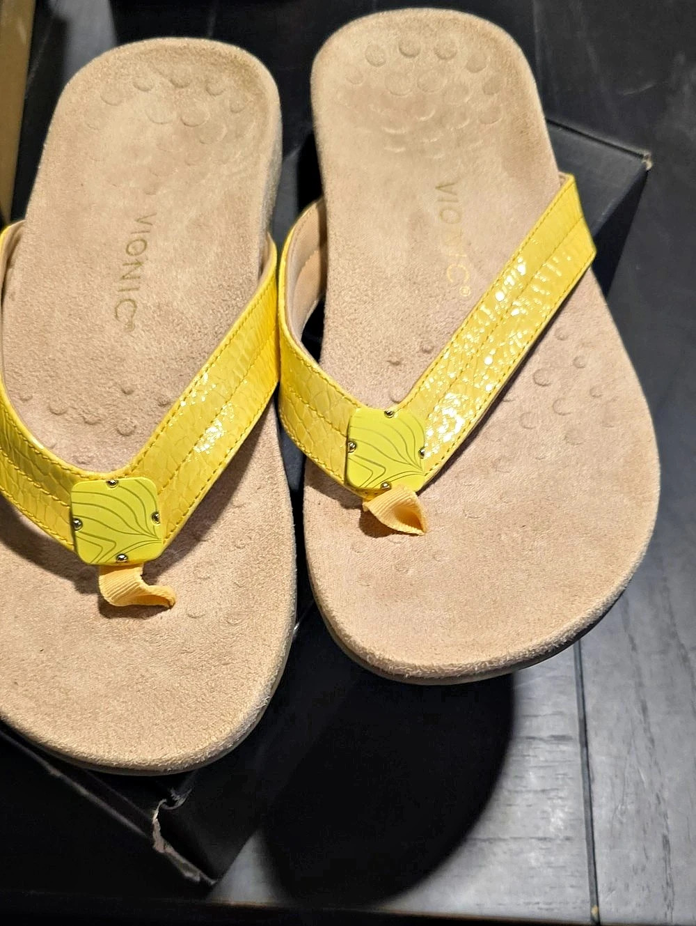 Vionic Avena Lemon Yellow Thong Sandals NIB